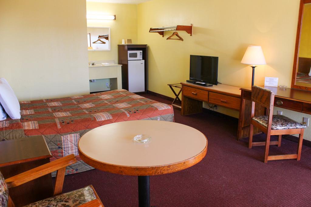 Westworld Country Inn Hubbard ภายนอก รูปภาพ