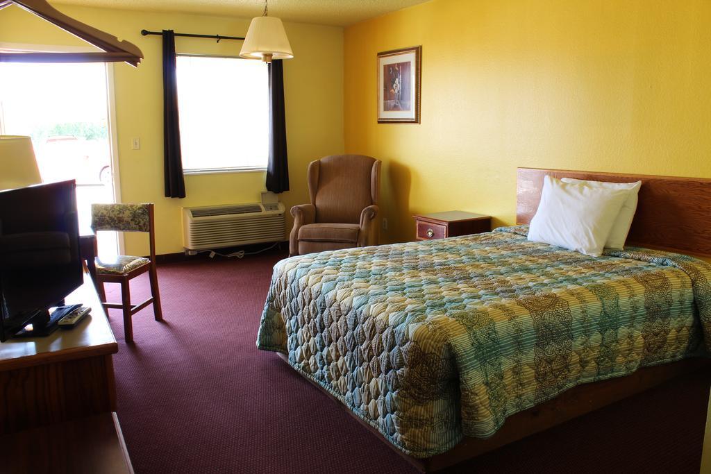 Westworld Country Inn Hubbard ภายนอก รูปภาพ