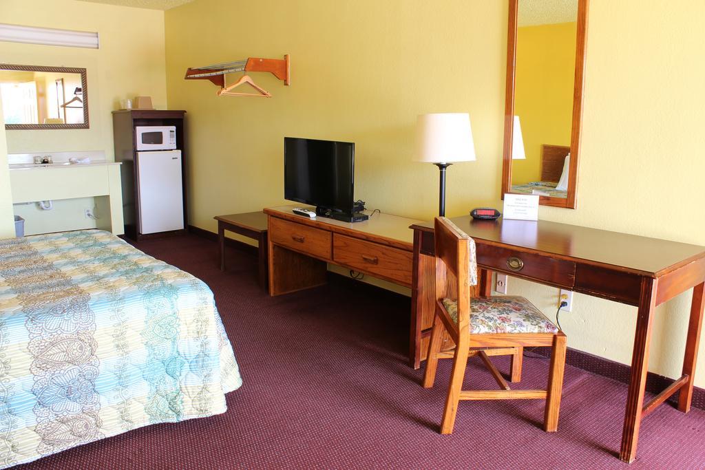Westworld Country Inn Hubbard ภายนอก รูปภาพ