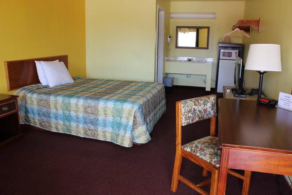 Westworld Country Inn Hubbard ภายนอก รูปภาพ